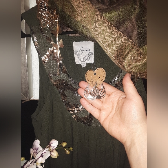 GORGEOUS BOHEMIAN Bundle w/ embroidered top and 4 other GOLDEN items!!!😍🌼❤😁 - Picture 4 of 6